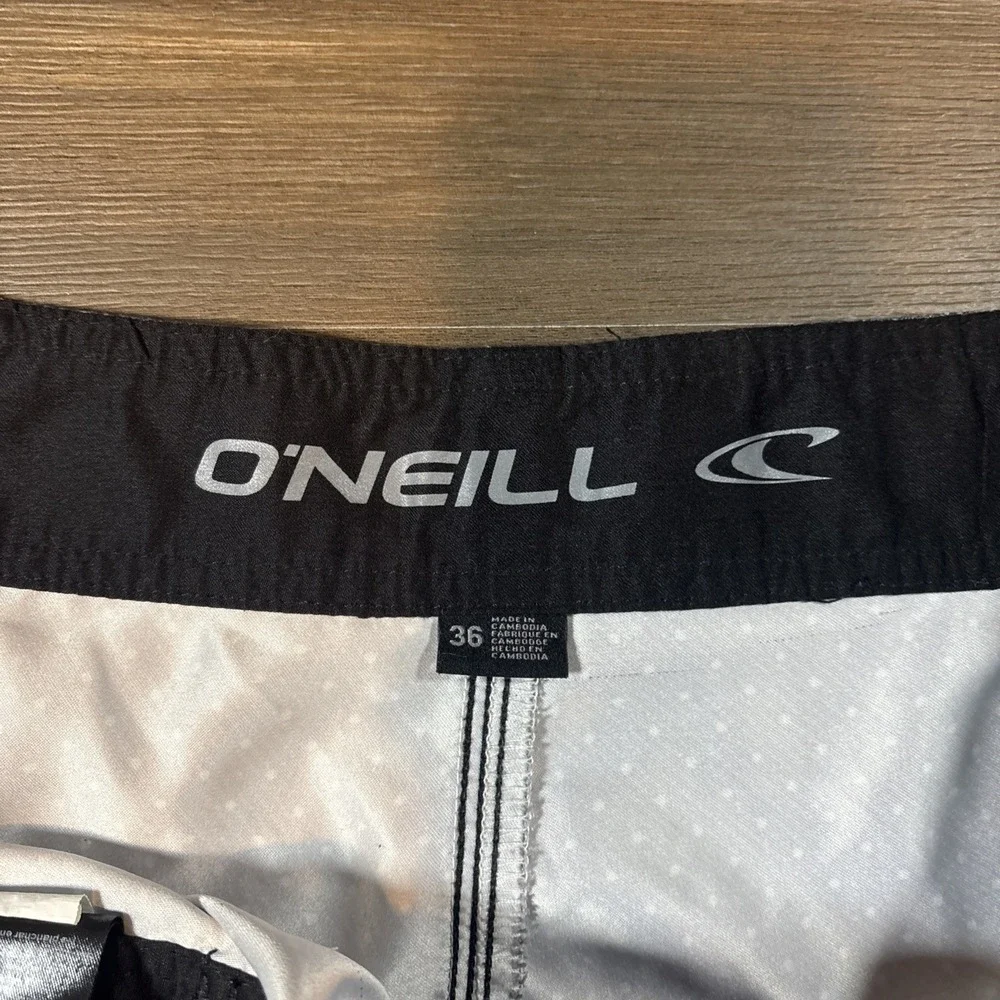 O'Neill Men's Color Block Polka Dot Board Shorts Size 36